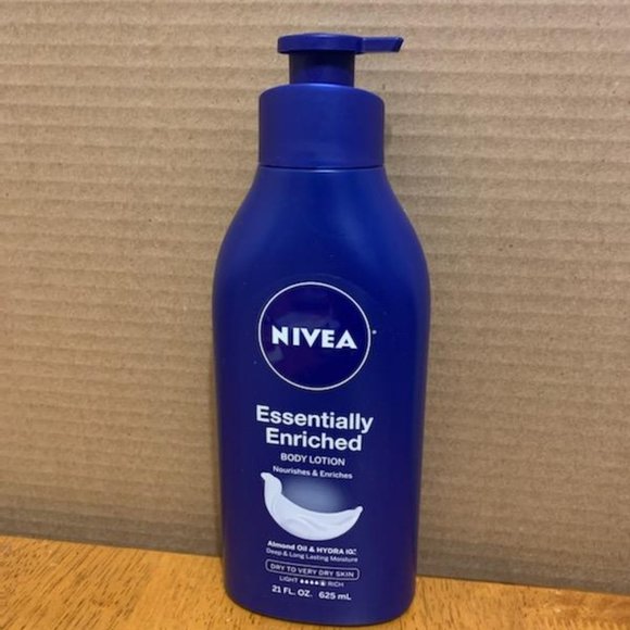 Nivea Essentially Enriched Body Lotion Almond Oil Dry to Very Dry Skin - Picture 2 of 4